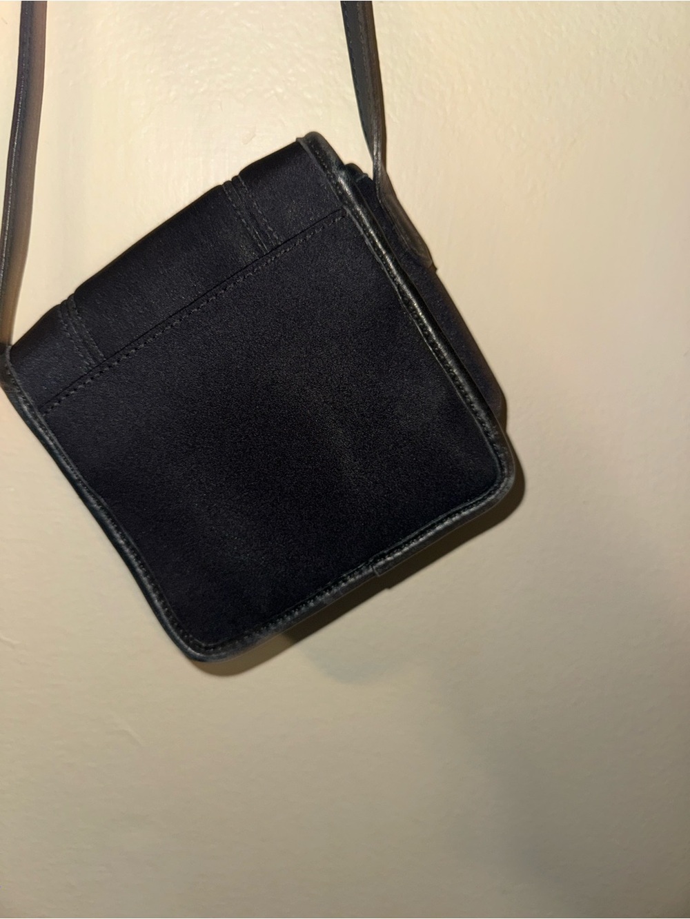 Coach vintage neoprene leather crossbody - Picture 3 of 6